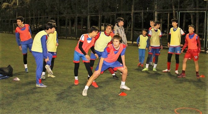 Çamlık, U16’da Şampiyonluğa Koşuyor
