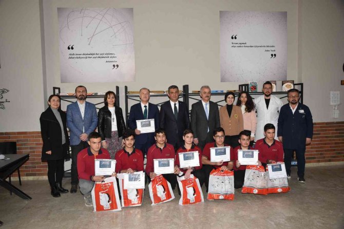 Denizlili Öğrencilerden Şampiyonada Önemli Başarı