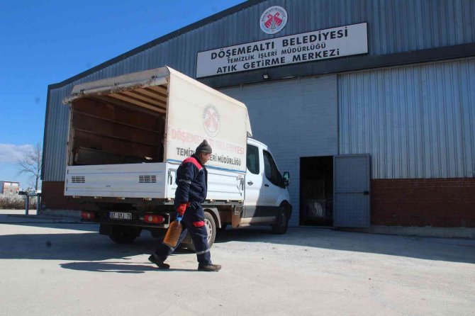 Döşemealtı Belediyesi Bitkisel Atık Yağ Toplama Kampanyası Başlattı