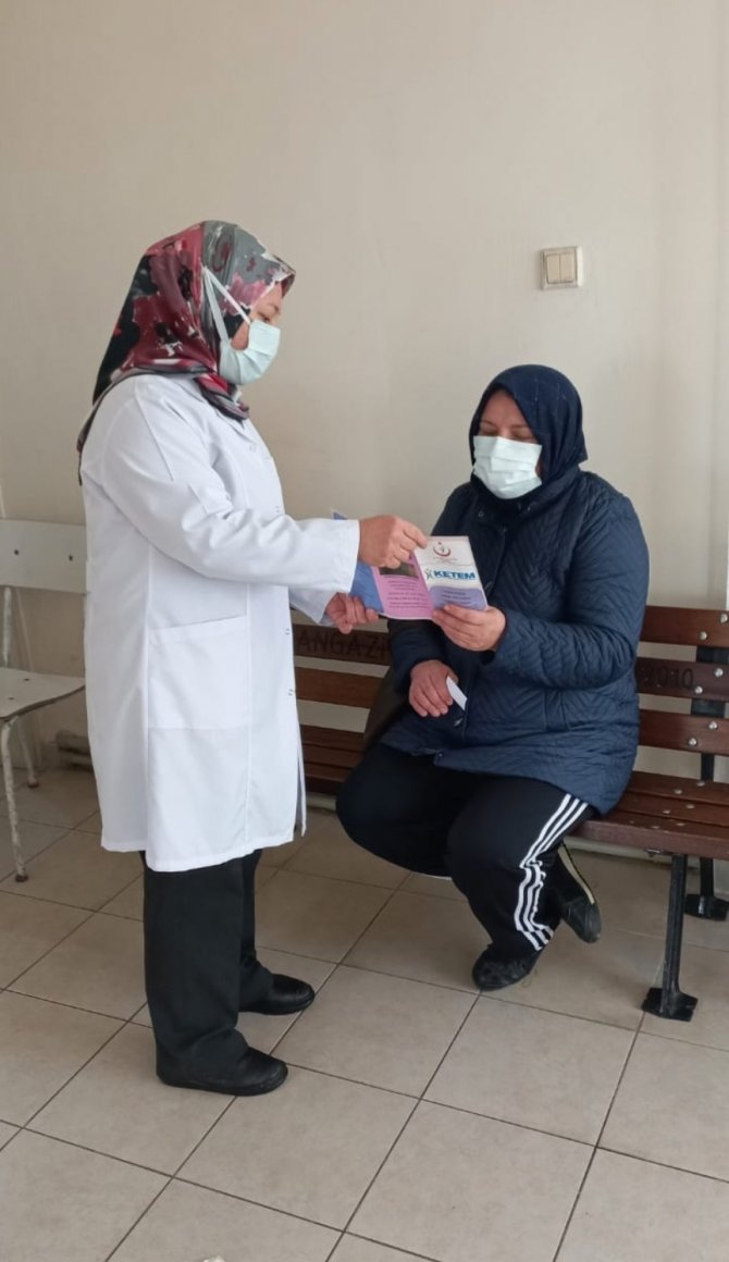 Köylerde Kanser Eğitimi Veriliyor