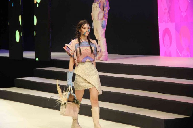 Ei̇b 16. Moda Tasarım Yarışması Görkemli Defileyle Tanıtıldı