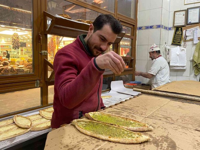 Elazığ’da Sofraların Vazgeçilmez Lezzeti ’Peynirli Ekmek’