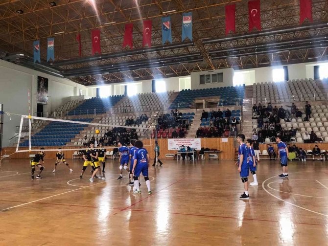 Kumluca’da Okul Sporları Voleybol Turnuvası Başladı