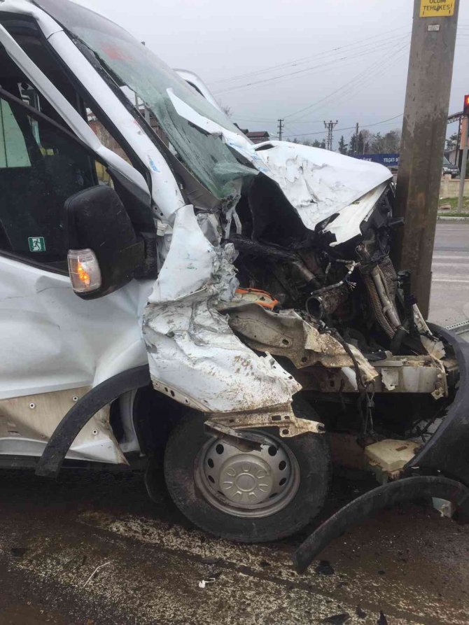 Kahramanmaraş’ta Kavşakta Zincirleme Kaza: 15 Yaralı