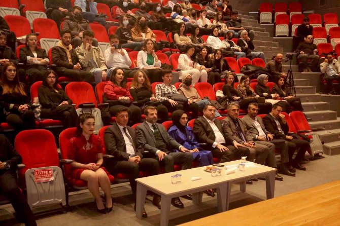 Gürsu Belediyesi, Sanayi Ve Üniversite İşbirliğiyle Gençlerin Yolunu Aydınlatıyor