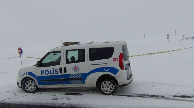 Kars-göle Kara Yolu Ulaşıma Kapatıldı