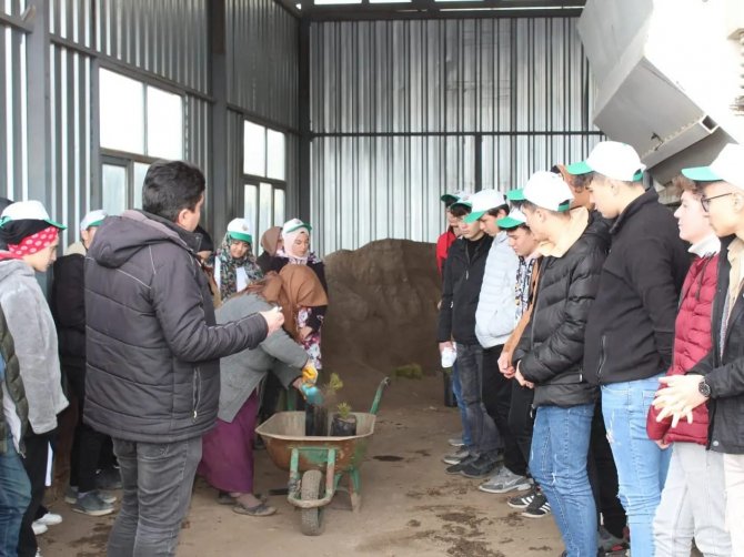 Kaymakam Özay’dan, Orman Fidanlığı Ziyareti