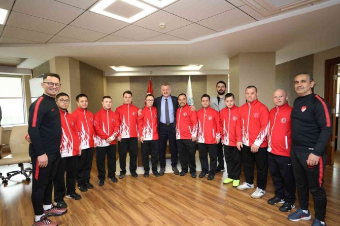 Özel Sporcular, Cumhurbaşkanı Erdoğan’a Verdikleri Sözü Tutmak İstiyor