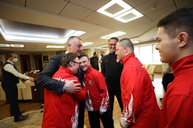 Özel Sporcular, Cumhurbaşkanı Erdoğan’a Verdikleri Sözü Tutmak İstiyor
