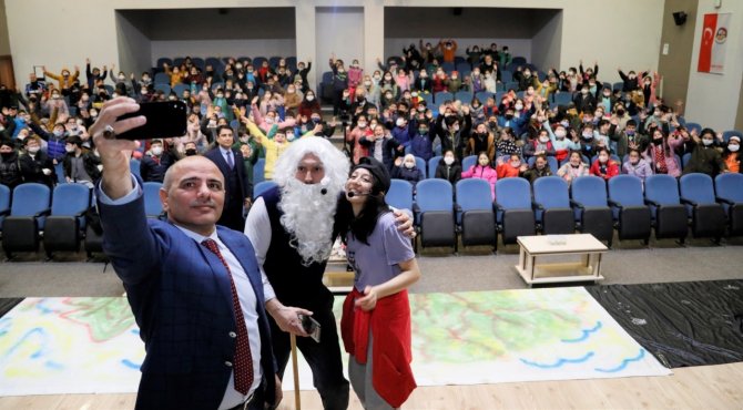 Körfezli Çocuklar Dansçı Buse’yle Eğlendi