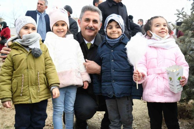 Başkan Köse Orman Haftası’nda Miniklerle Fidan Dikti