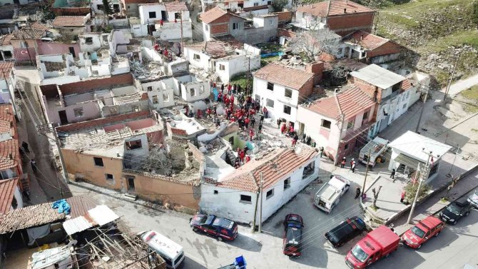 Manisa’da Deprem Tatbikatı Gerçeği Aratmadı