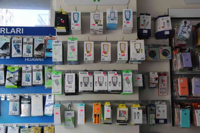 Teknolojik Alet Ve Aksesuarların Satışı Sekteye Uğradı