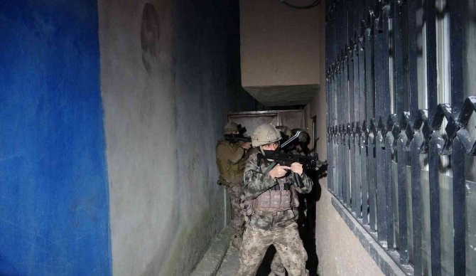 Mersin’deki Deaş Operasyonunda 13 Şüpheli Gözaltına Alındı