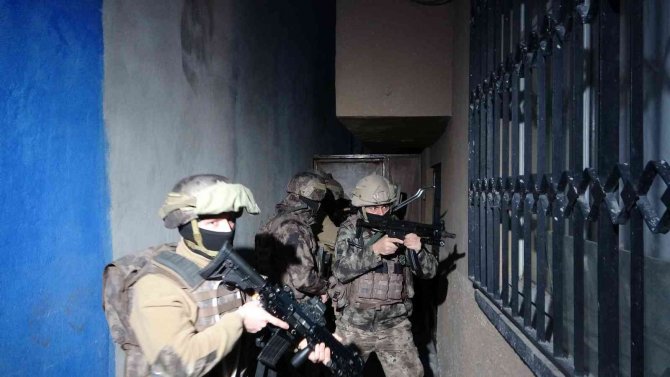 Mersin’deki Deaş Operasyonunda 13 Şüpheli Gözaltına Alındı