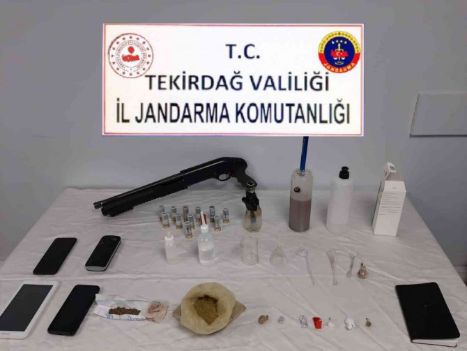 Tekirdağ’da Evinde Uyuşturucu Üretip Satan Şahıs Tutuklandı