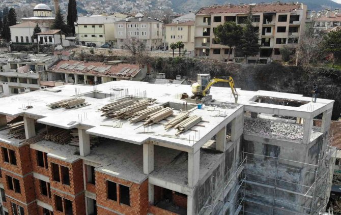 Şehrin Siluetini Bozan Binada Yıkım Başladı
