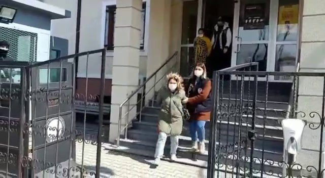 4 Ayrı Evden 200 Bin Lira Değerinde Ziynet Eşyası Ve Para Çaldılar