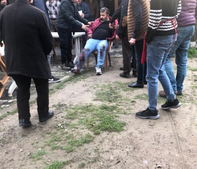 Hasmını Tüfekle Vurdu, Seken Saçmalar Bir Vatandaşı Yaraladı
