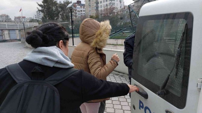 Girdiği Evden 100 Bin Liralık Altın Çalan Kadın Tutuklandı