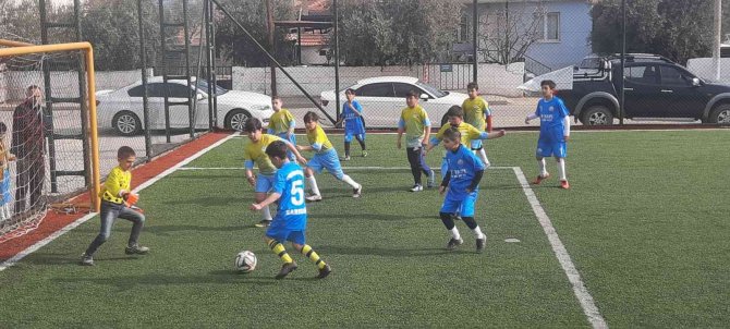 Sarıgöl’de Okullar Arası Futbol Turnuvası Başladı