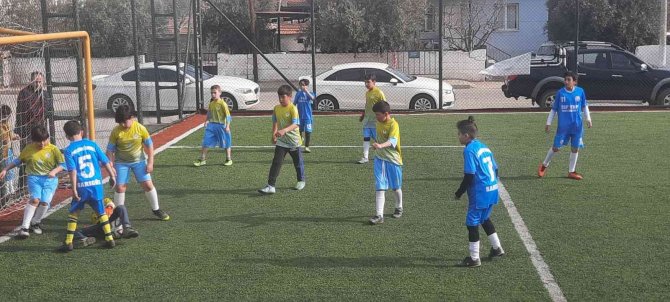 Sarıgöl’de Okullar Arası Futbol Turnuvası Başladı