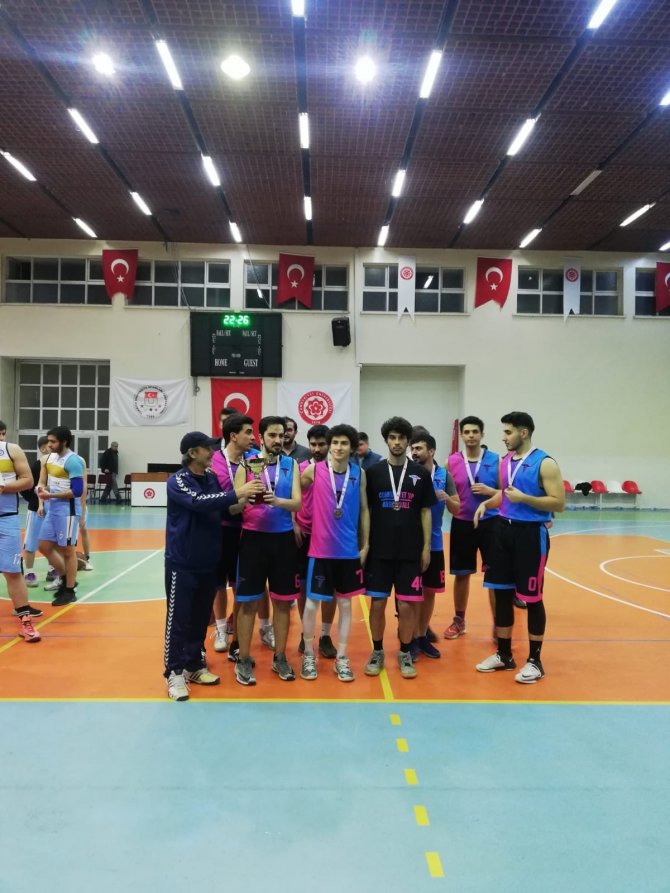 Fakülteler Basketbolda Yarıştı