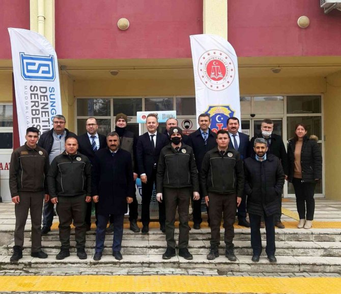 Sungurlu’da 300 Fidan Dağıtıldı