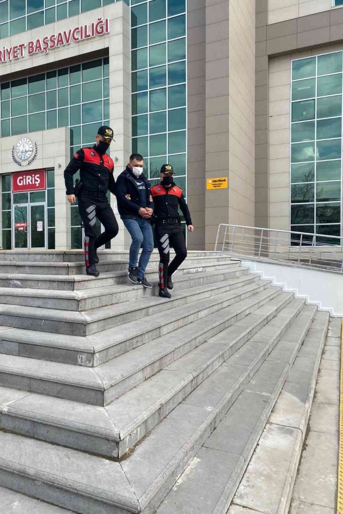Tekirdağ’da Evinde Uyuşturucu Üretip Satan Şahıs Tutuklandı