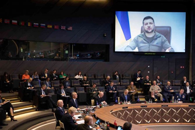 Zelenskiy Nato’da Konuştu: “Savaşta Yapılan Yardım Çağrılarına Cevap Alamamak Korkunç Bir Şey”