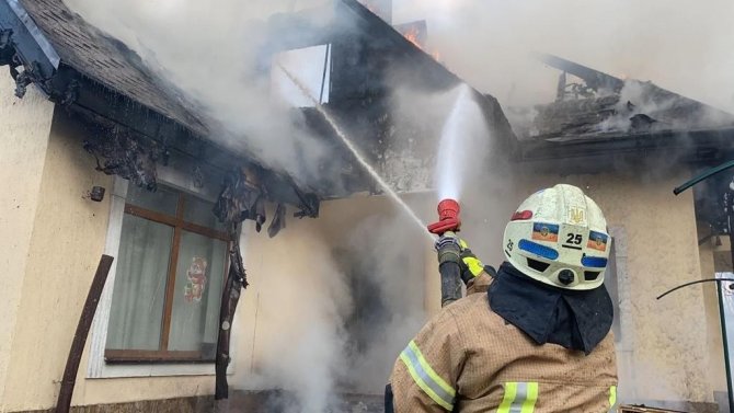 Kiev’de Top Mermisi Eve İsabet Etti