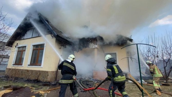 Kiev’de Top Mermisi Eve İsabet Etti