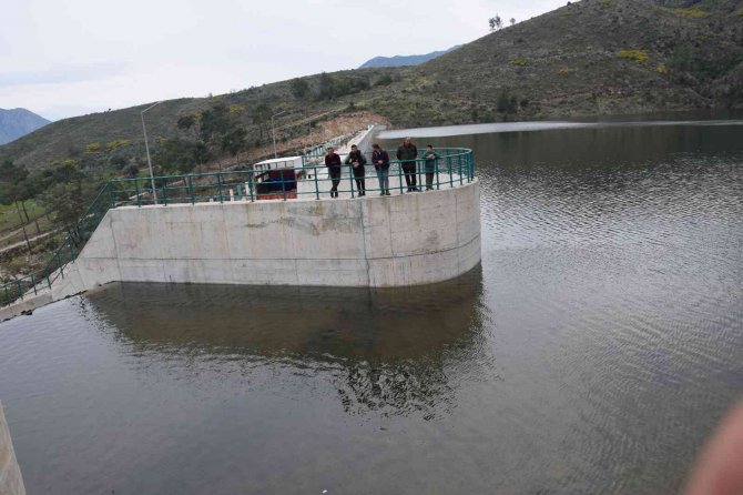 Antalya’da ‘Dolmaz’ Denilen Baraj Taştı, Çiftçilerin Yüzü Güldü