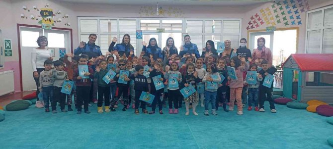 Minik Öğrencilere ‘Polislik’ Mesleği Tanıtıldı