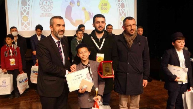 Pendik’te ‘İ̇ho Genç Muhafızlar Hafızlık Yarışması İ̇stanbul İ̇l Finali’nde Ödüller Sahiplerini Buldu