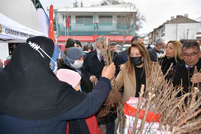Ak Parti Eskişehir Milletvekili Günay: "Gelecek Nesillere Karşı Sorumluyuz"