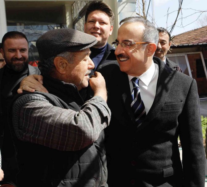 Ak Partili Sürekli: "Menderes Ak Parti Belediyeciliğini Özlüyor"