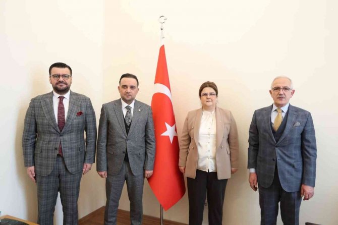 Manisa’nın Ak Parti’li Vekilleri Bakanlarla Görüştü