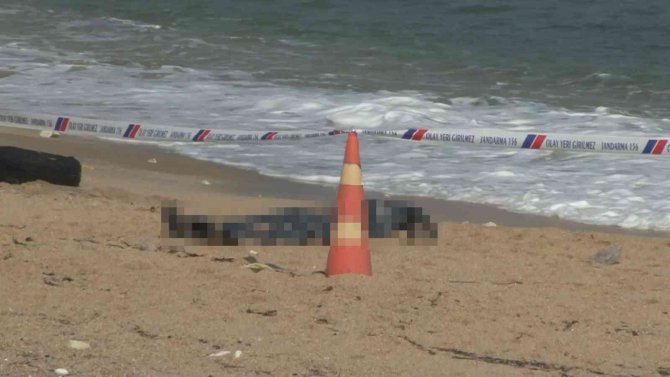 Arnavutköy’de Kıyıya Vurmuş Erkek Cesedi Bulundu