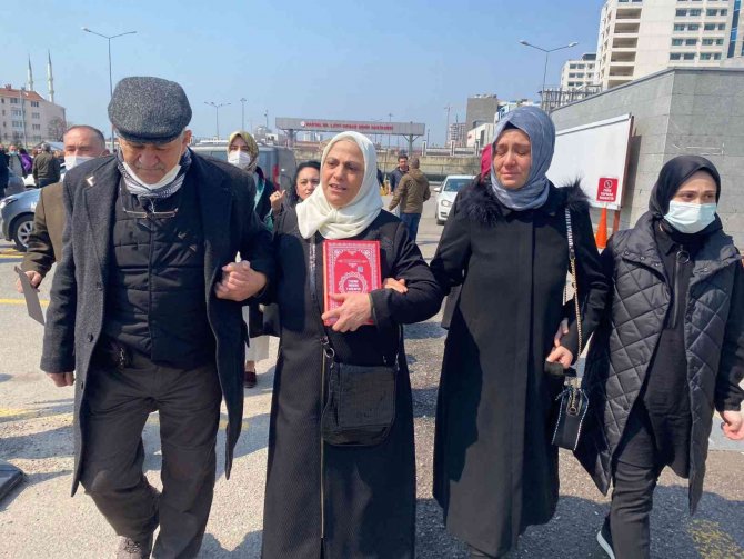 Başak Cengiz’in Acılı Annesi: “Kızım Sırf Savunmasız Ve Kadın Olduğu İçin Hayattan Koparıldı”