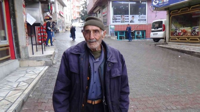Batman’da Yalnız Yaşayan Yaşlı Adamı Bağlayıp Gasp Ettiler