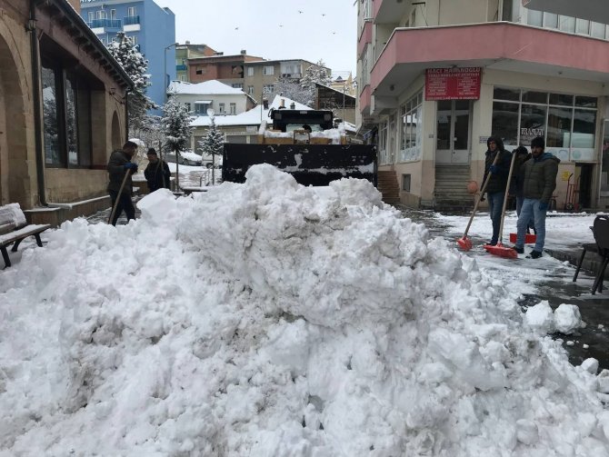 Bayburt’ta Karla Mücadele Sürüyor