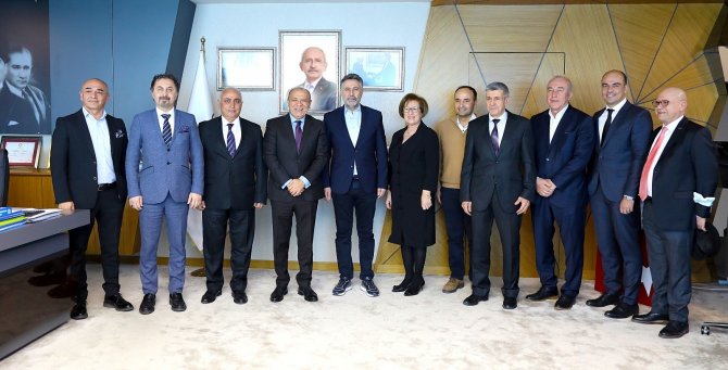 Bayraklı’da 40 Depremzede Öğrenciye Eğitim Bursu Desteği