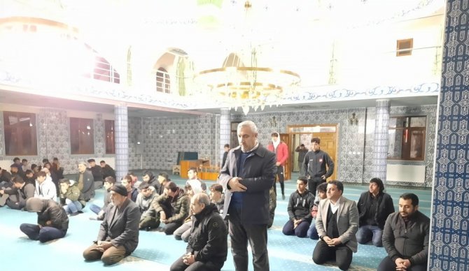 Bingöl’de Öğretmenler Ve Öğrenciler Sabah Namazında Buluştu