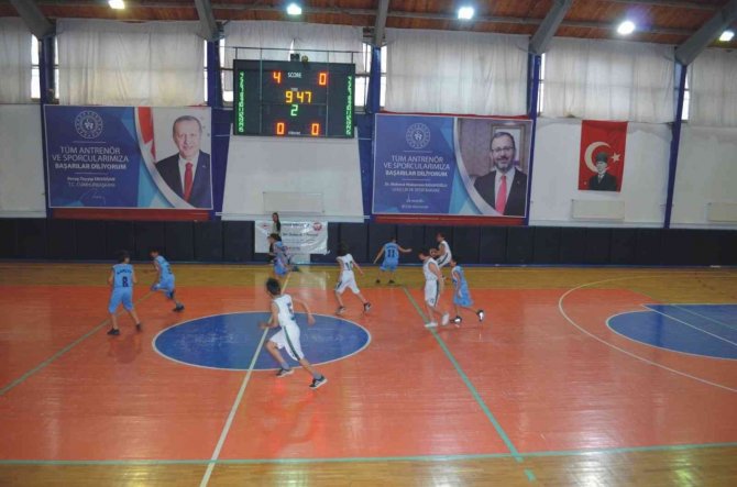 ‘Bir Genç Bir Gelecek’ Projesinde Madalya Töreni Düzenlendi