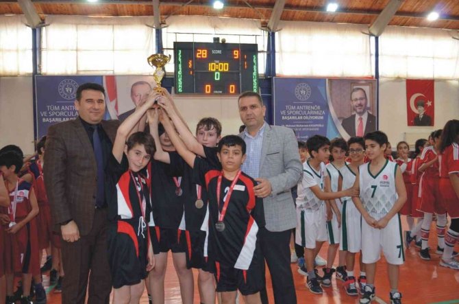 ‘Bir Genç Bir Gelecek’ Projesinde Madalya Töreni Düzenlendi