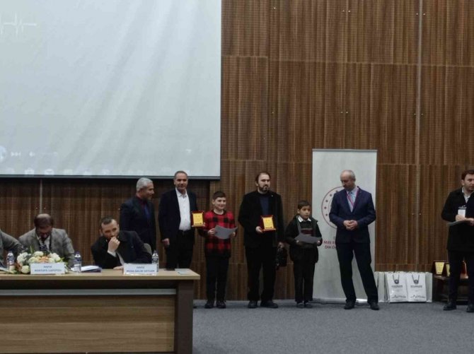 Tatvanlı Öğrenci ‘Genç Muhafızlar Hafızlık Yarışması’nda Bölge İkincisi Oldu