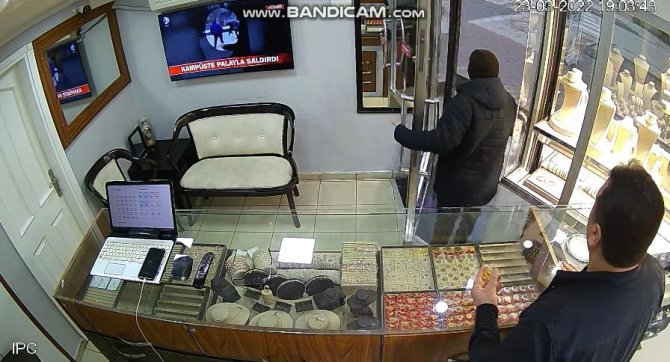 Kuyumcuyu Soyan Şüpheli Saniye Saniye Görüntülendi
