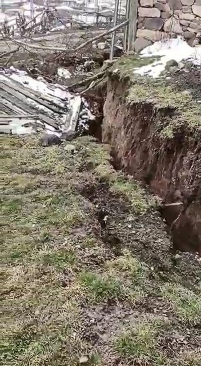 Çankırı’da Toprak Kayması: 6 Ev Tahliye Edildi