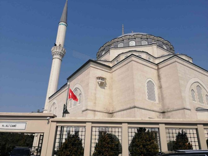 Cumhurbaşkanı Erdoğan Cuma Namazını Hz. Ali Camii’nde Kıldı